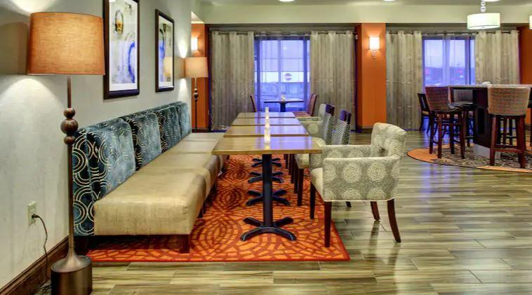 Hampton Inn Джонсон Сити Экстерьер фото